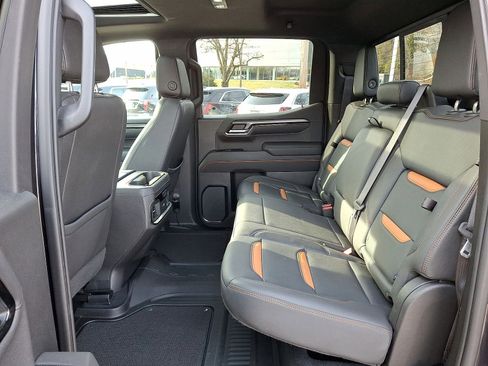 Certified 2022 GMC Sierra 1500 AT4 w/ AT4 Premium Package image 20