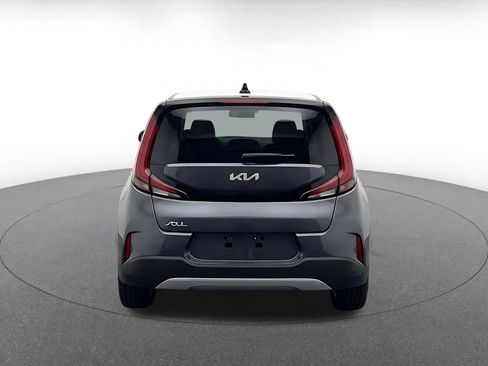 Used 2025 Kia Soul LX w/ LX Technology Package FWD image 8