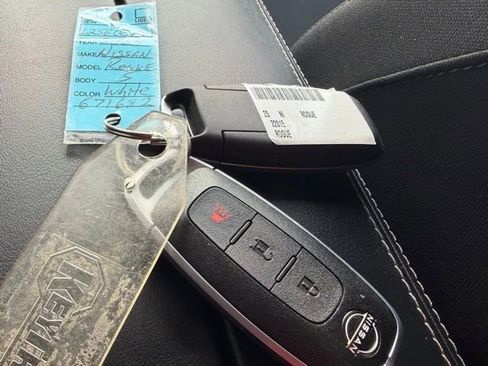 Certified 2025 Nissan Rogue S image 34