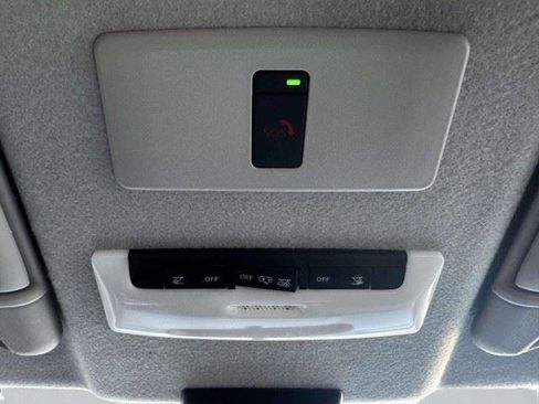 Used 2024 Nissan Kicks SR FWD image 31