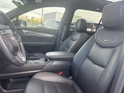 Used 2024 Cadillac XT6 Luxury AWD/4WD image 3