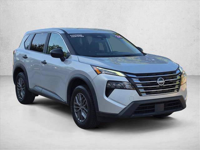 Used 2024 Nissan Rogue S FWD image 3