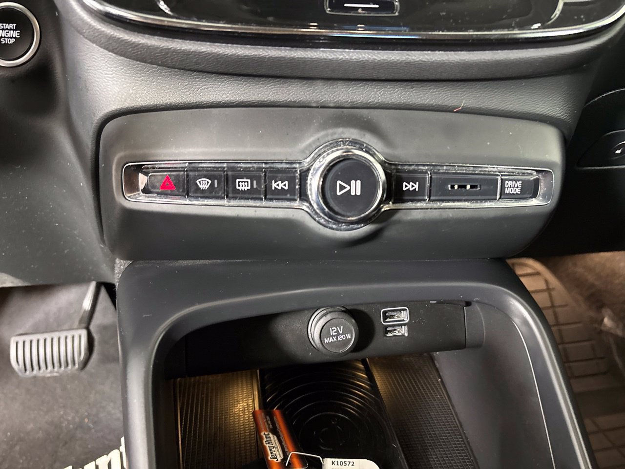 Used 2019 Volvo XC40 T5 Momentum AWD/4WD image 17