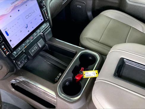 Used 2020 Chevrolet Silverado 2500 LTZ w/ Technology Package image 17