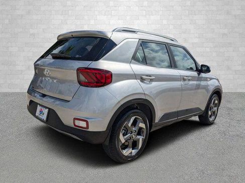 New 2025 Hyundai Venue SEL FWD image 2