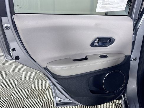 Used 2017 Honda HR-V EX image 19