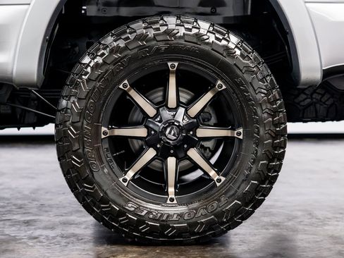 Used 2022 Ford F250 Lariat w/ Tremor Off-Road Package image 17