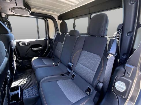 Used 2021 Jeep Gladiator Mojave AWD/4WD image 19
