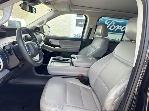 Used 2025 Ford Expedition Max Active image 10