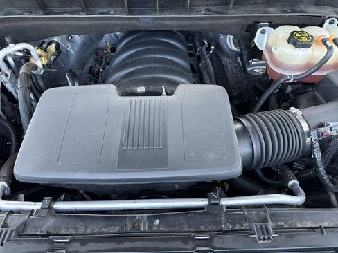 Used 2022 Chevrolet Tahoe LT w/ Luxury Package image 5