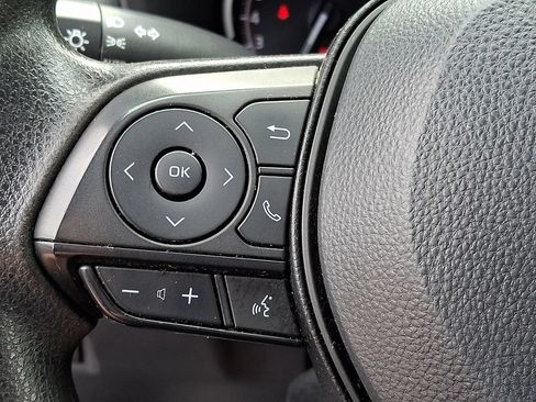 Used 2024 Toyota RAV4 XLE FWD image 22