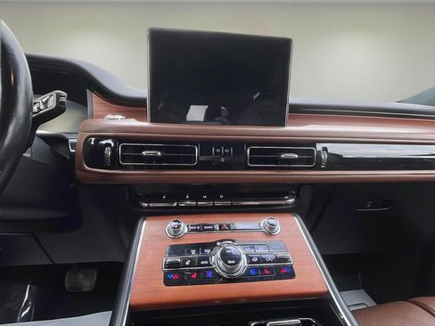 Used 2020 Lincoln Aviator Reserve w/ Equipment Group 201A AWD/4WD image 10