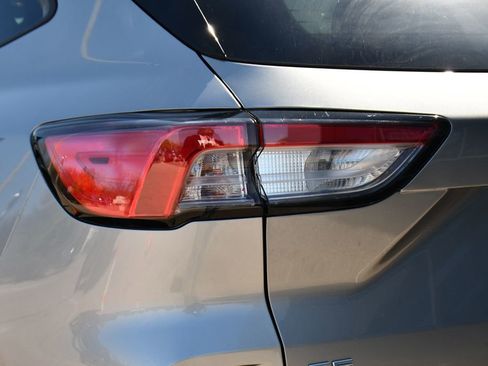 Used 2022 Ford Escape SE w/ SE Sport Appearance Package AWD/4WD image 39