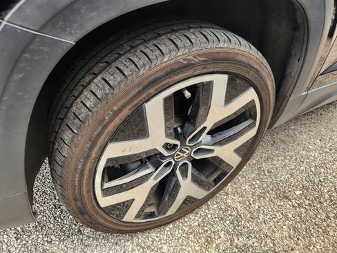 Used 2022 Volkswagen Taos SEL AWD/4WD image 10