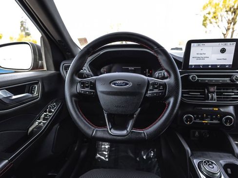 Used 2025 Ford Escape ST-Line AWD/4WD image 25