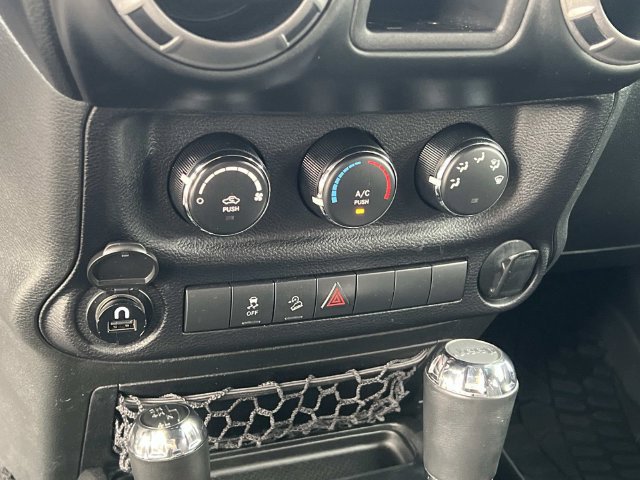 Used 2015 Jeep Wrangler Sport AWD/4WD image 19