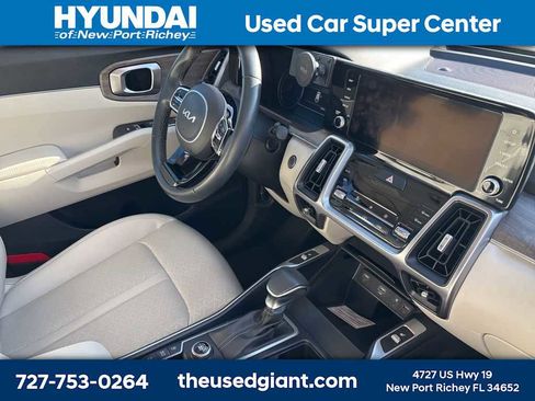 Used 2023 Kia Sorento EX image 6