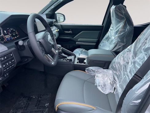 New 2025 Toyota Tacoma Trailhunter image 9