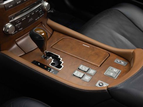 Used 2011 Lexus LS 460 w/ Sport Pkg RWD image 18