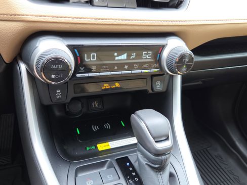 Certified 2025 Toyota RAV4 XLE Premium image 29