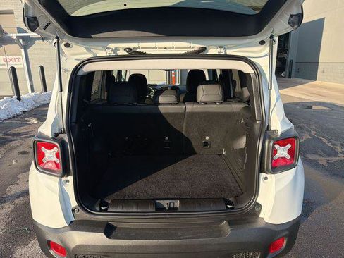 Certified 2023 Jeep Renegade Limited image 25