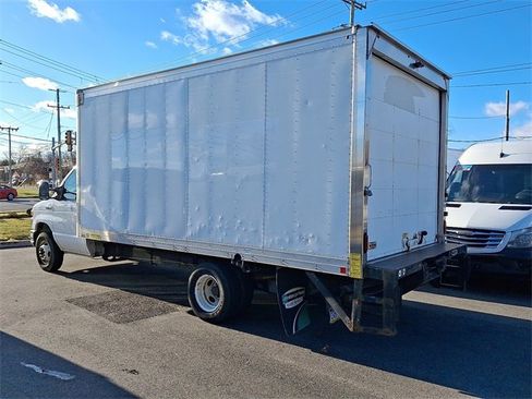 Used 2017 Ford E-350 and Econoline 350 Super Duty w/ Power Windows & Locks Group image 6