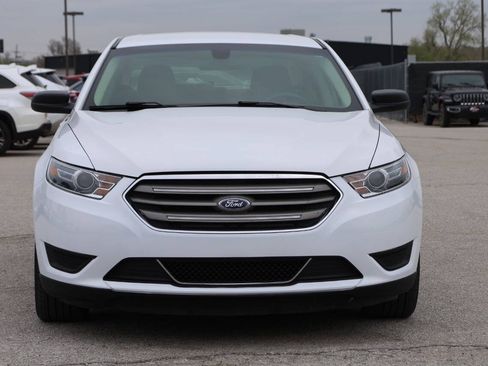 Used 2017 Ford Taurus SE FWD image 5
