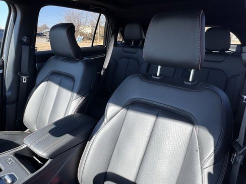 Used 2024 Jeep Wagoneer Launch Edition image 12