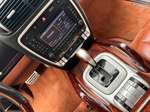 Used 2008 Porsche Cayenne Turbo image 19