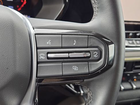 Used 2024 Chevrolet Colorado ZR2 w/ Technology Package AWD/4WD image 25