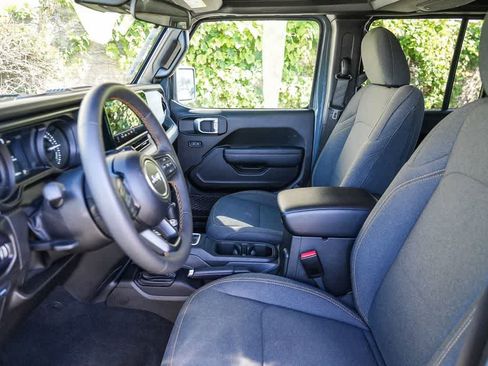 Used 2024 Jeep Wrangler Unlimited AWD/4WD image 17