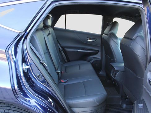 Used 2023 Toyota Venza XLE image 34