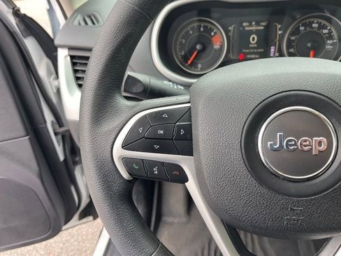 Used 2018 Jeep Cherokee Latitude image 20