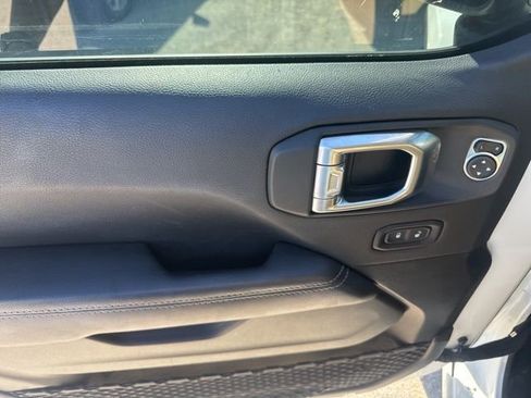 Used 2023 Jeep Wrangler Sahara image 20