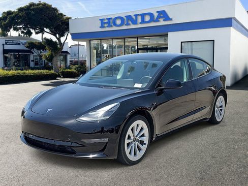 Used 2023 Tesla Model 3 Standard Range RWD image 1