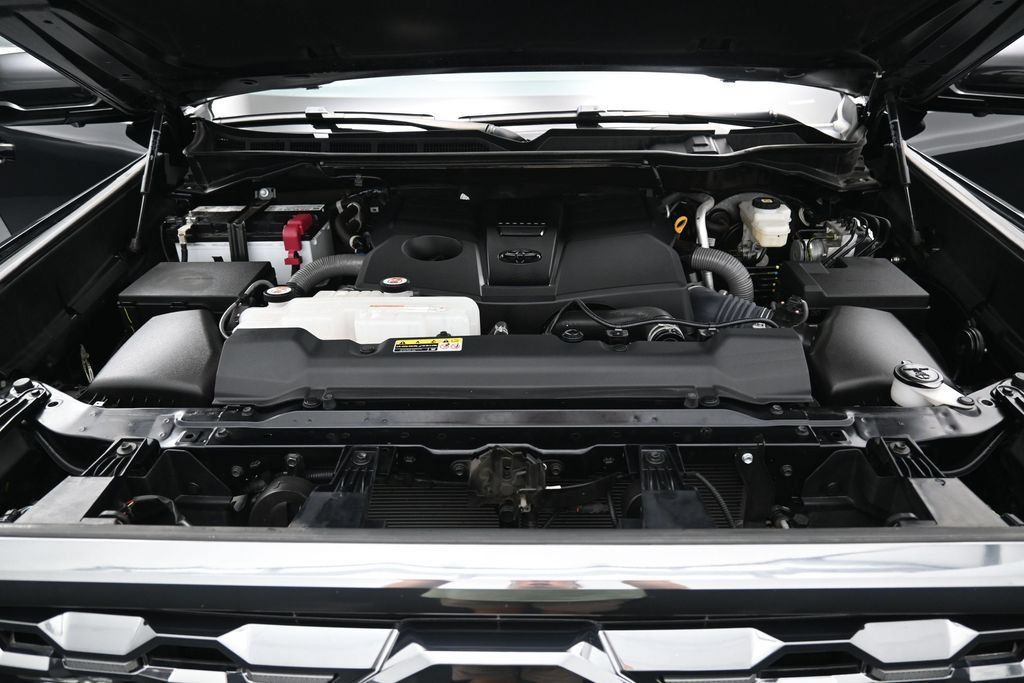 Used 2024 Toyota Tundra Platinum AWD/4WD image 38