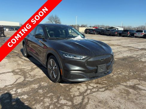 Used 2022 Ford Mustang Mach-E Select image 3