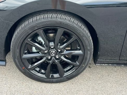 New 2026 MAZDA MAZDA3 Hatchback w/Premium Plus Pkg image 9