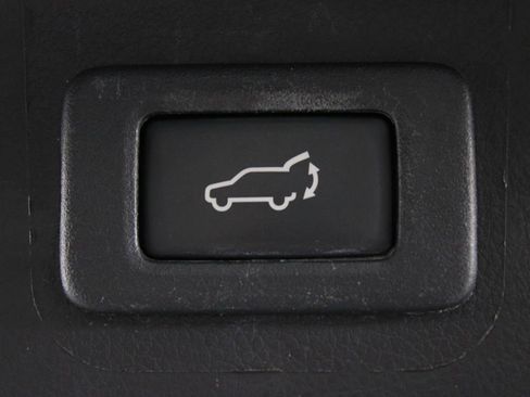 Used 2017 Subaru Outback 2.5i Premium image 17