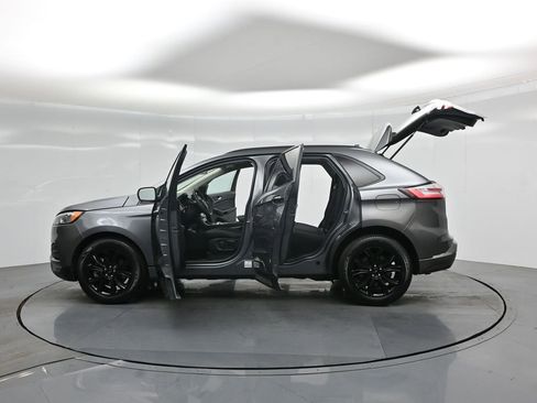 Certified 2022 Ford Edge SE w/ Black Appearance Package image 36
