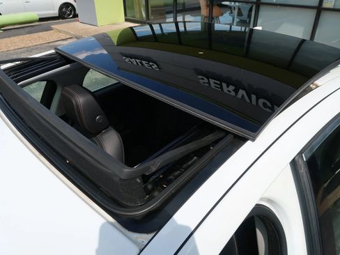 Used 2018 Jaguar XE Prestige image 40