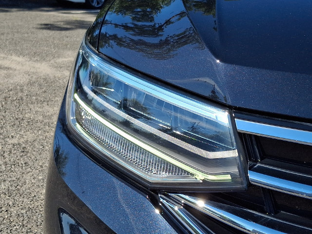 Used 2023 Volkswagen Tiguan SE AWD/4WD image 9