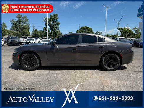 Used 2022 Dodge Charger SXT RWD image 4