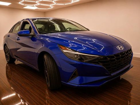 Used 2022 Hyundai Elantra SEL FWD image 5