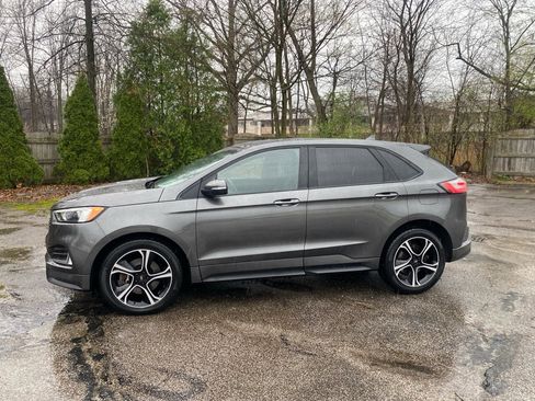 Used 2019 Ford Edge ST w/ Convenience Package AWD/4WD image 2