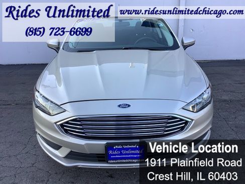 Used 2017 Ford Fusion SE FWD image 5