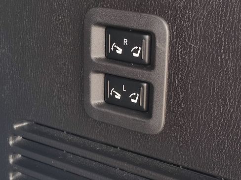 Used 2022 Nissan Armada Platinum RWD image 10