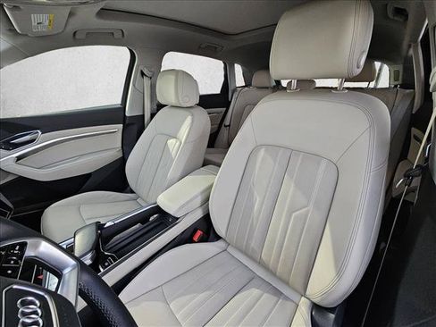 Certified 2024 Audi Q8 e-tron Premium Plus w/ Premium Plus Package AWD/4WD image 14