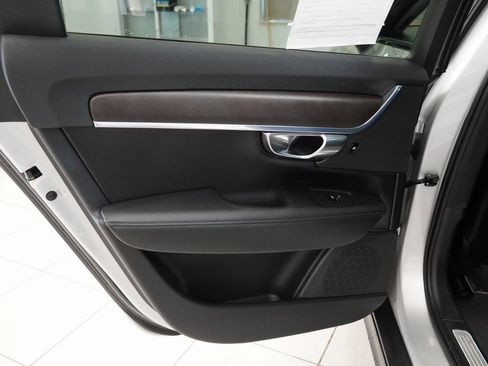 Used 2018 Volvo V90 T5 Cross Country w/ Convenience Package image 25