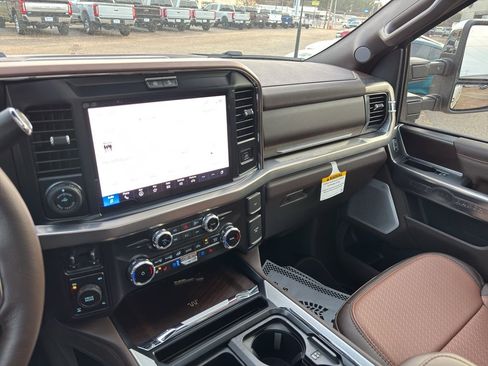 New 2026 Ford F250 King Ranch w/ Chrome Package AWD/4WD image 29